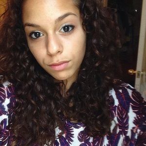 Meet your Posher, Courtney