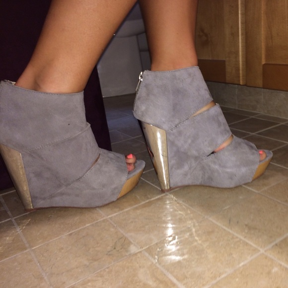 Messeca NY Coraline Wedge Booties (Grey)