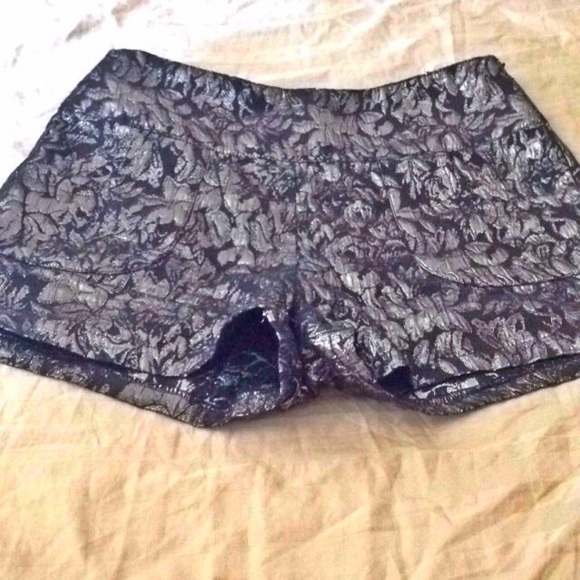 ❤️ Black & Silver Shorts ❤️