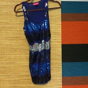 Ombré sequined tank blue silver navy super cute!