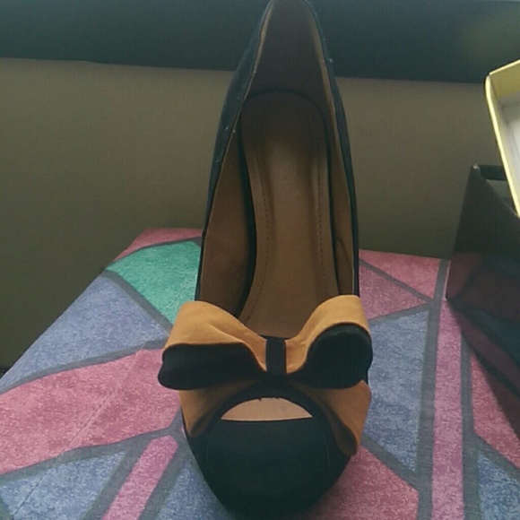 No name shoes, never worn - Picture 2 of 4