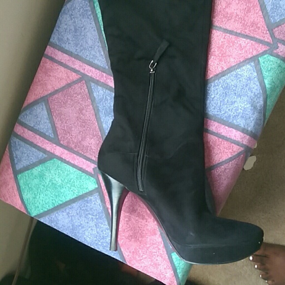 Suede boots - Picture 4 of 4