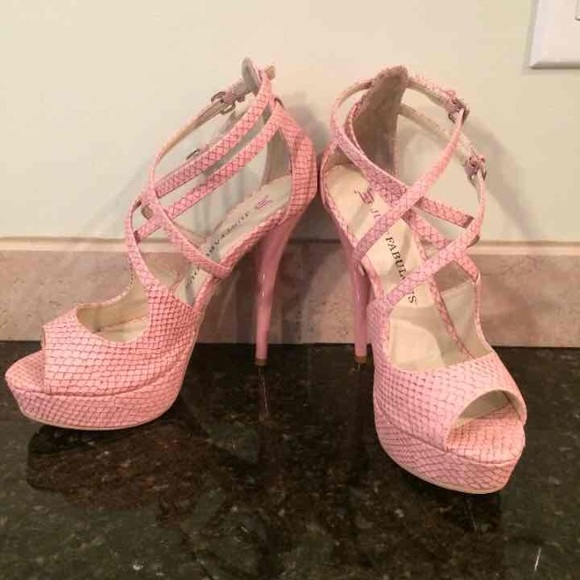 Pink snake skin high heels 7.5
