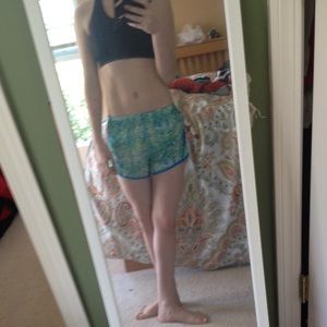 Blue/green dotted running shorts