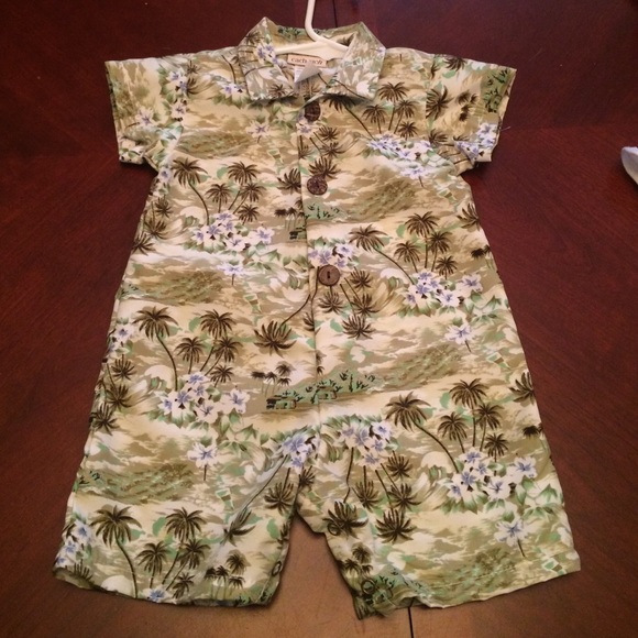 New no tags baby boy 18month romper