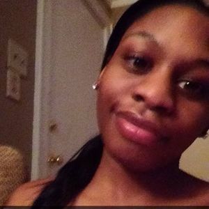 Meet your Posher, Deonna