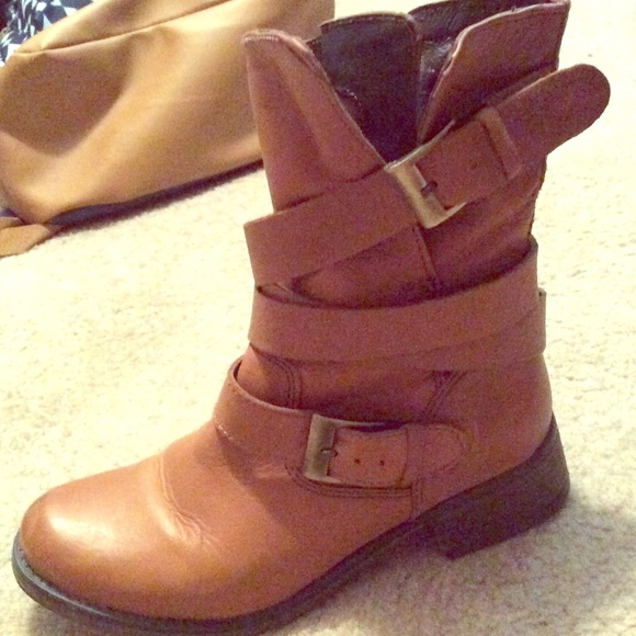 Beautiful Steve Madden boots😍 - Picture 1 of 2