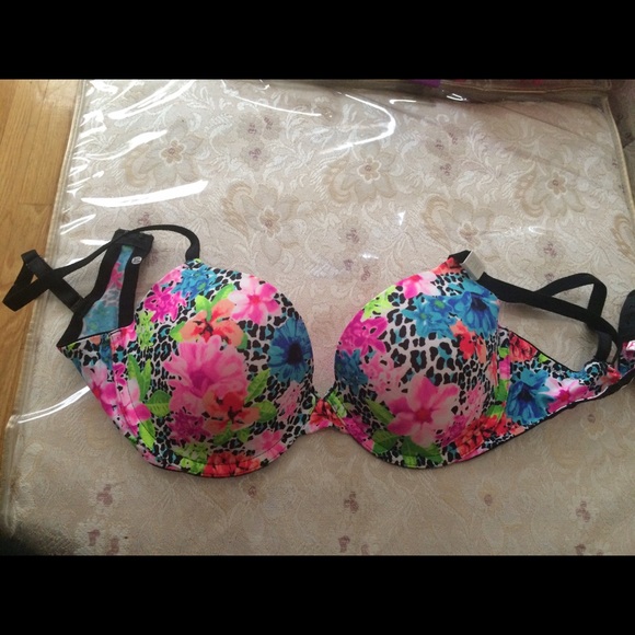 NWT VS pink bra