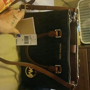 SOLD!!!! Mk bag GREAT CONDITION! !!!!! Have tags