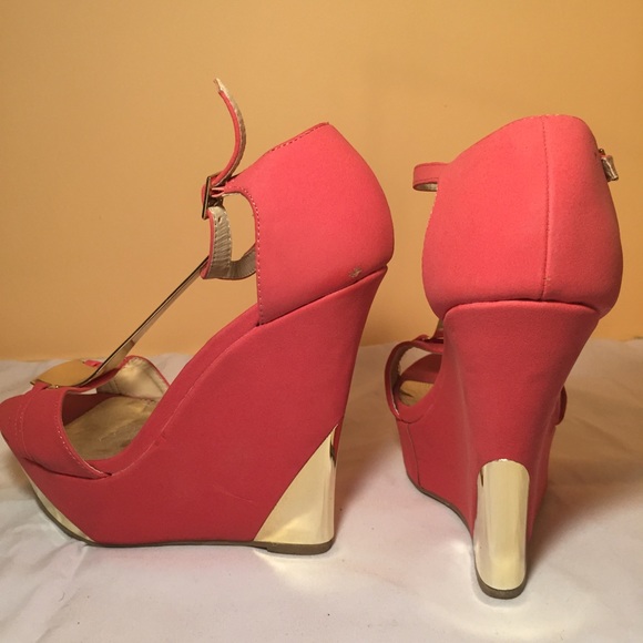 •METALLIC GOLD & PINK WEDGES• - Picture 2 of 4