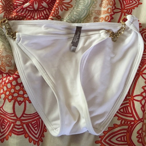 White Swim Bottoms W/chain ✨