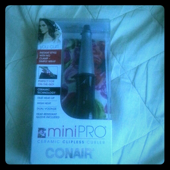 Mini clipless curler