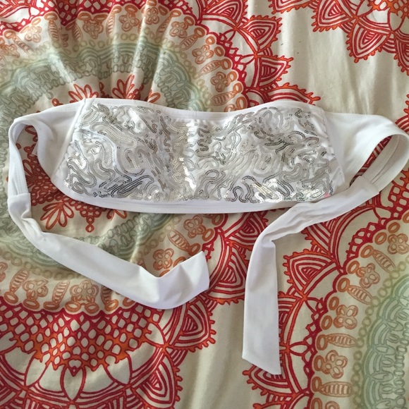 Embellished swim top 🍦