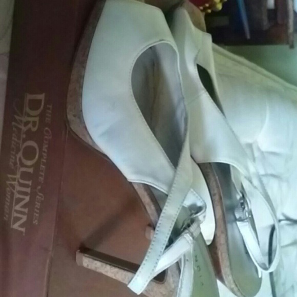 Heels - Picture 2 of 2