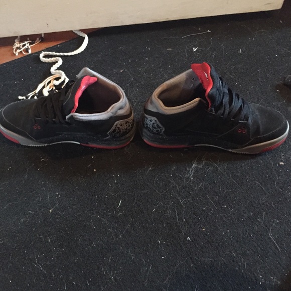 Jordan flights size 7 - Picture 2 of 3