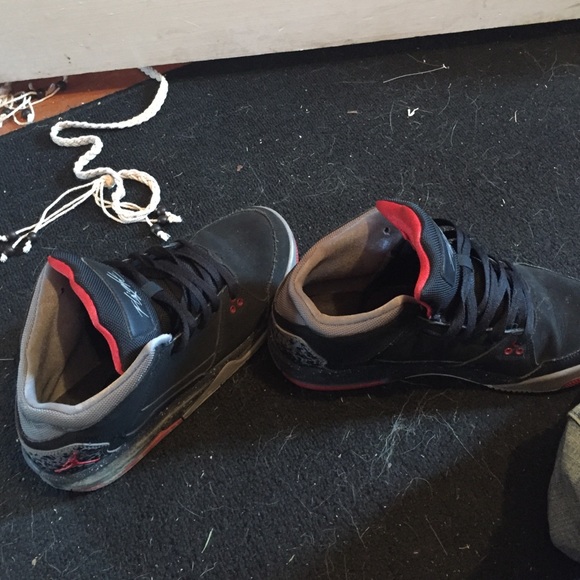 Jordan flights size 7 - Picture 3 of 3