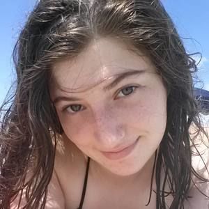 Meet your Posher, Caitlynn