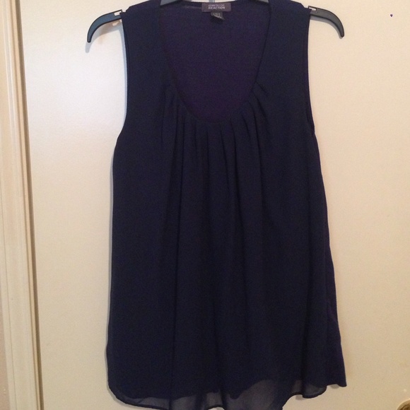 Kenneth Cole Light weight sleeveless navy top