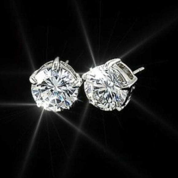 Jewelry - ✂️❤️Amazing 2ctw CZ Studs ❤️✂️-NWOT$25 today only