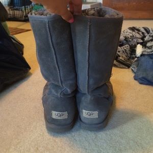 Classic Tall Gray UGG boots, size 9