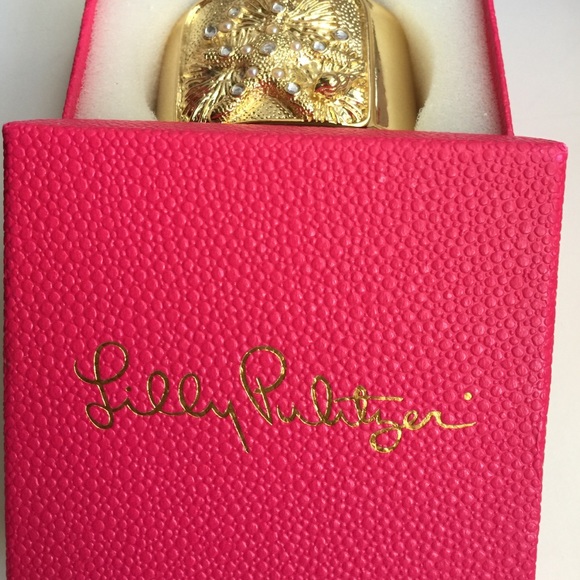 SOLD SOLD SOLD ....Lilly Pulitzer Shell Cuff