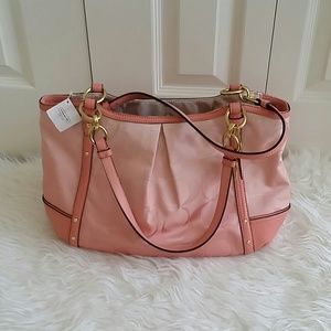 NWT! Auth COACH alexandra chain tote. Peach pink!