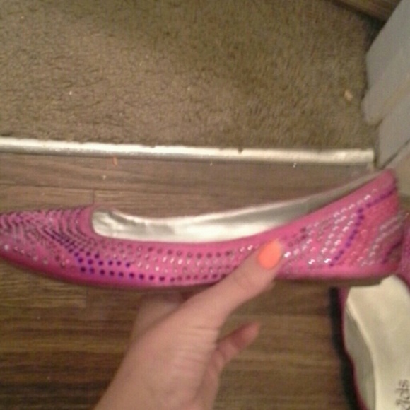 Slippers - Picture 2 of 3