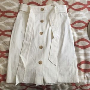 Ann Taylor white bow button front pencil skirt
