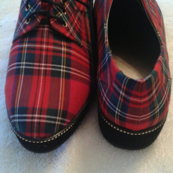 Plaid shoes