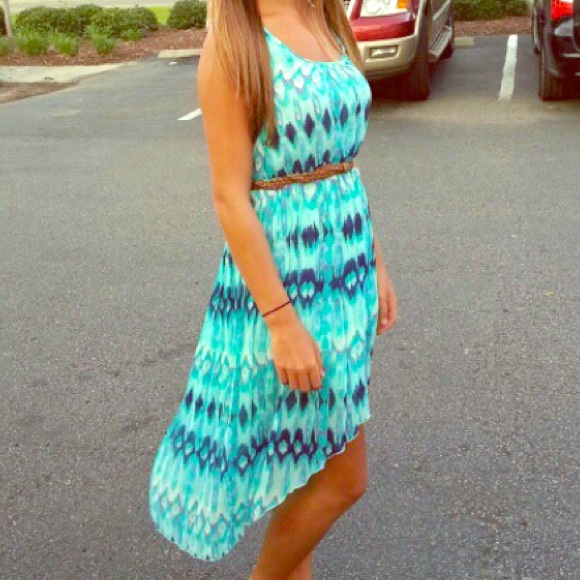 H&M Dresses & Skirts - Bright high-low dress