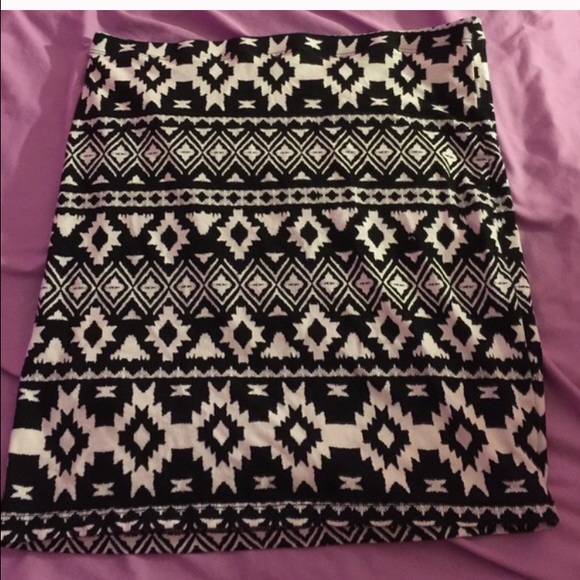 Black and white Pencil skirt !