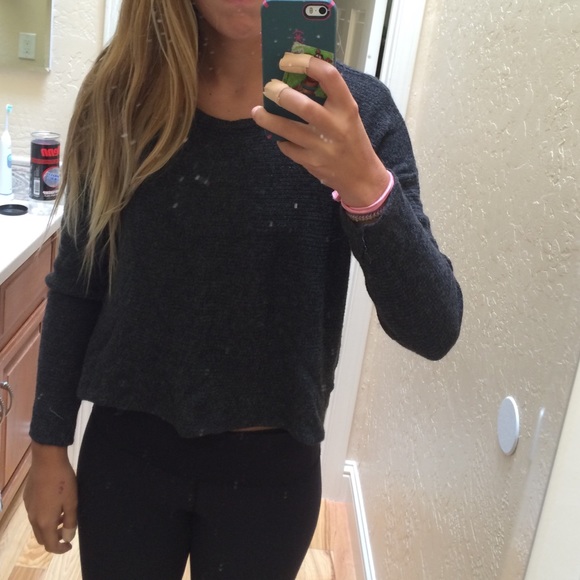 Brandy melville sweater - Picture 3 of 3