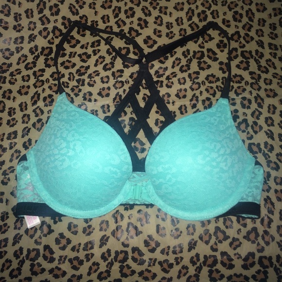 NWOT pink push up bra