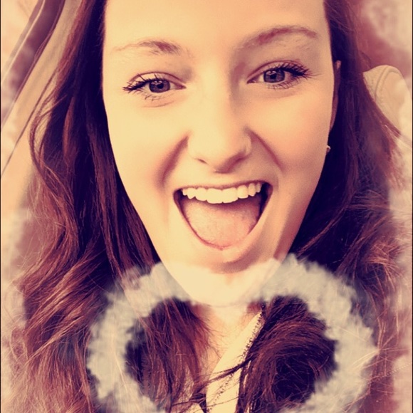 Meet your Posher, Leigh - Picture 3 of 3