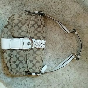 Purse. Dust bag included