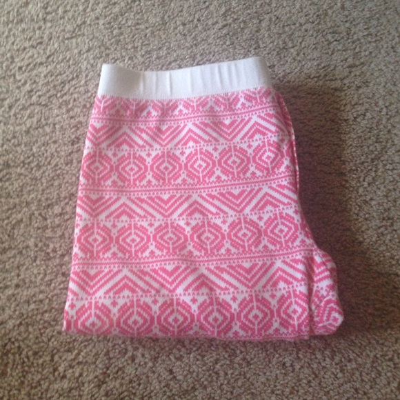 Pink tribal print leggings