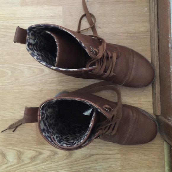 Brown boots - Picture 4 of 4