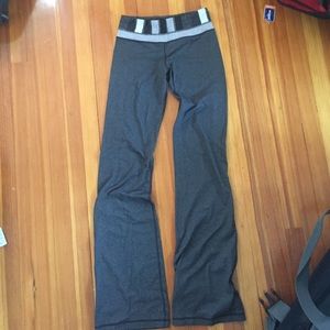 Lululemon yoga pants