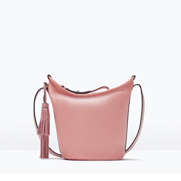 Beautiful Zara leather pink bucket bag with tassel
