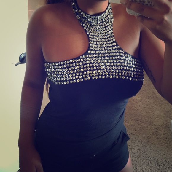 Cute comfy black top