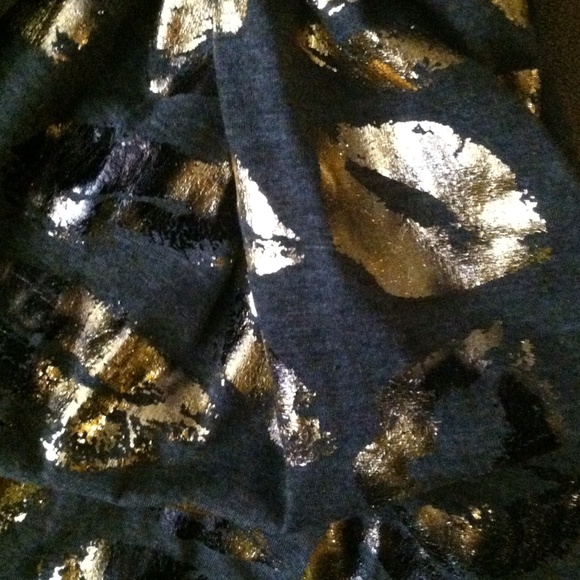 Scarf - Picture 2 of 3