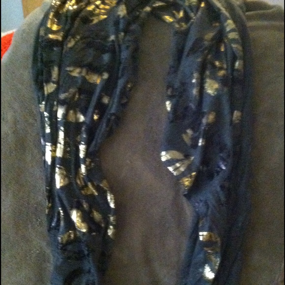 Scarf - Picture 3 of 3