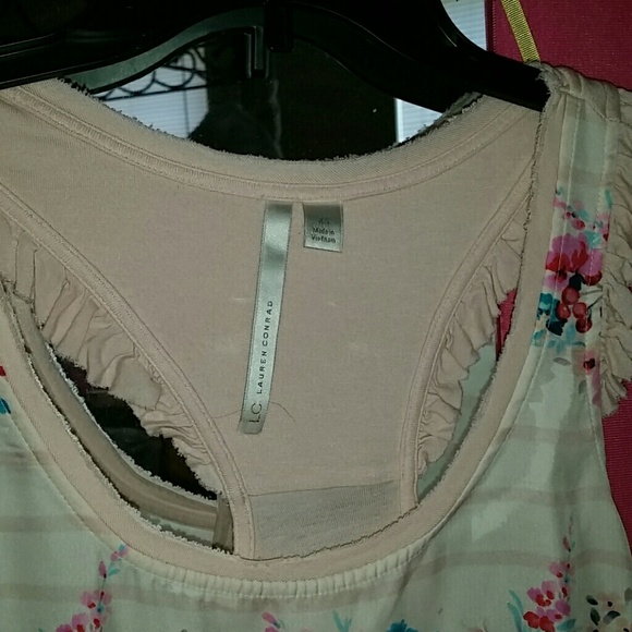 FLORAL TOP - Picture 2 of 4