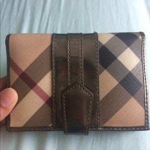 Gorgeous Burberry Walllet