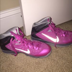 women's Nike basketball shoes
