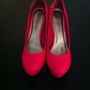 HOT PINK WOMEN'S HEEL