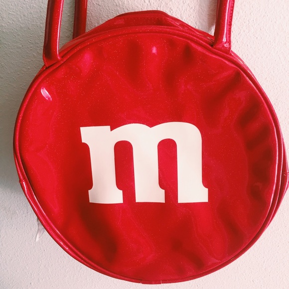 🔴 m&m's red shoulder purse ! 🔴