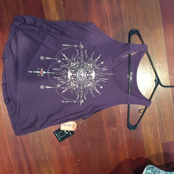 🔴🔴SOLD🔴🔴 tank top with cute design