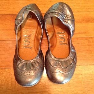 Juil 'WingTip' Ballet Flats
