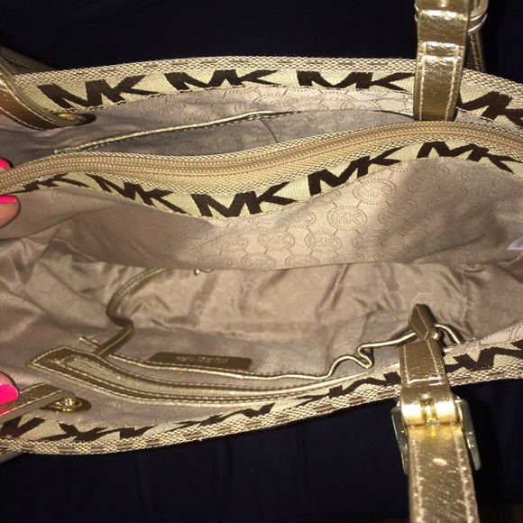 🚫SOLD🚫 BNWT Michael Kors Tote - Picture 3 of 3